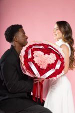 Buquê cravos de amor - Imagem 3